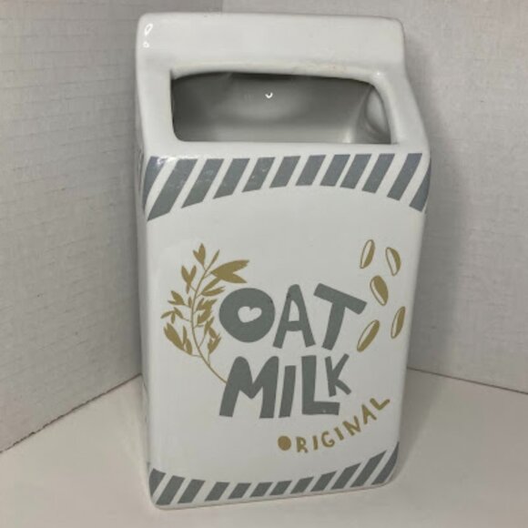 Oat Milk Ceramic Vase - Picture 1 of 8